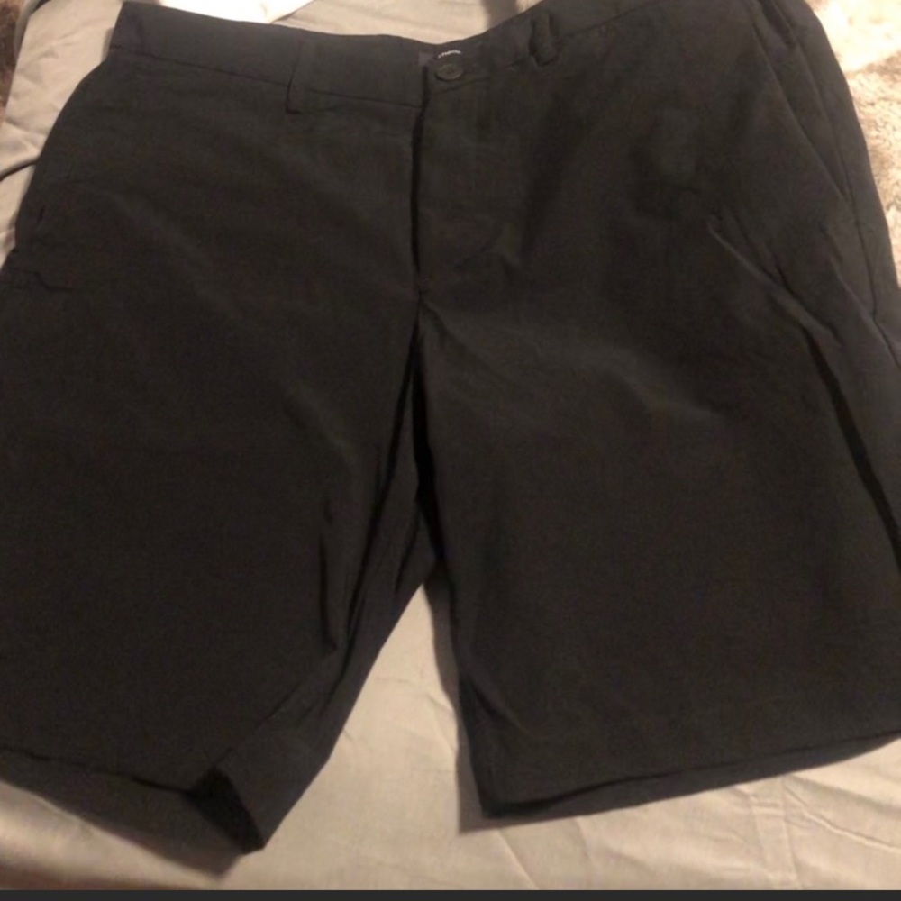 Men’s theory stretch shorts